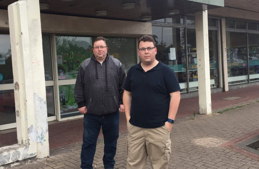 Cllr Gary Sambrook (right)